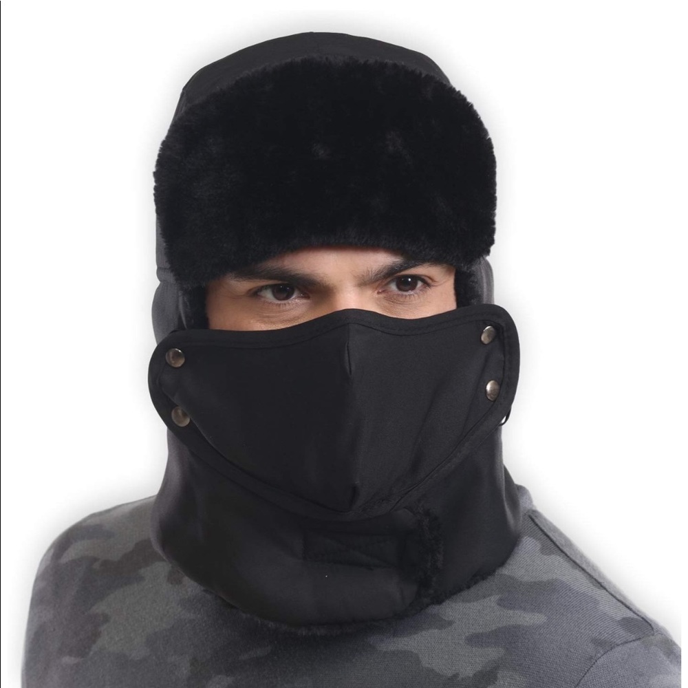 Sale 💥🆕 Black faux fur hat with mask
